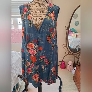 Torrid Sleeveless Tieback Blouse Sz 5